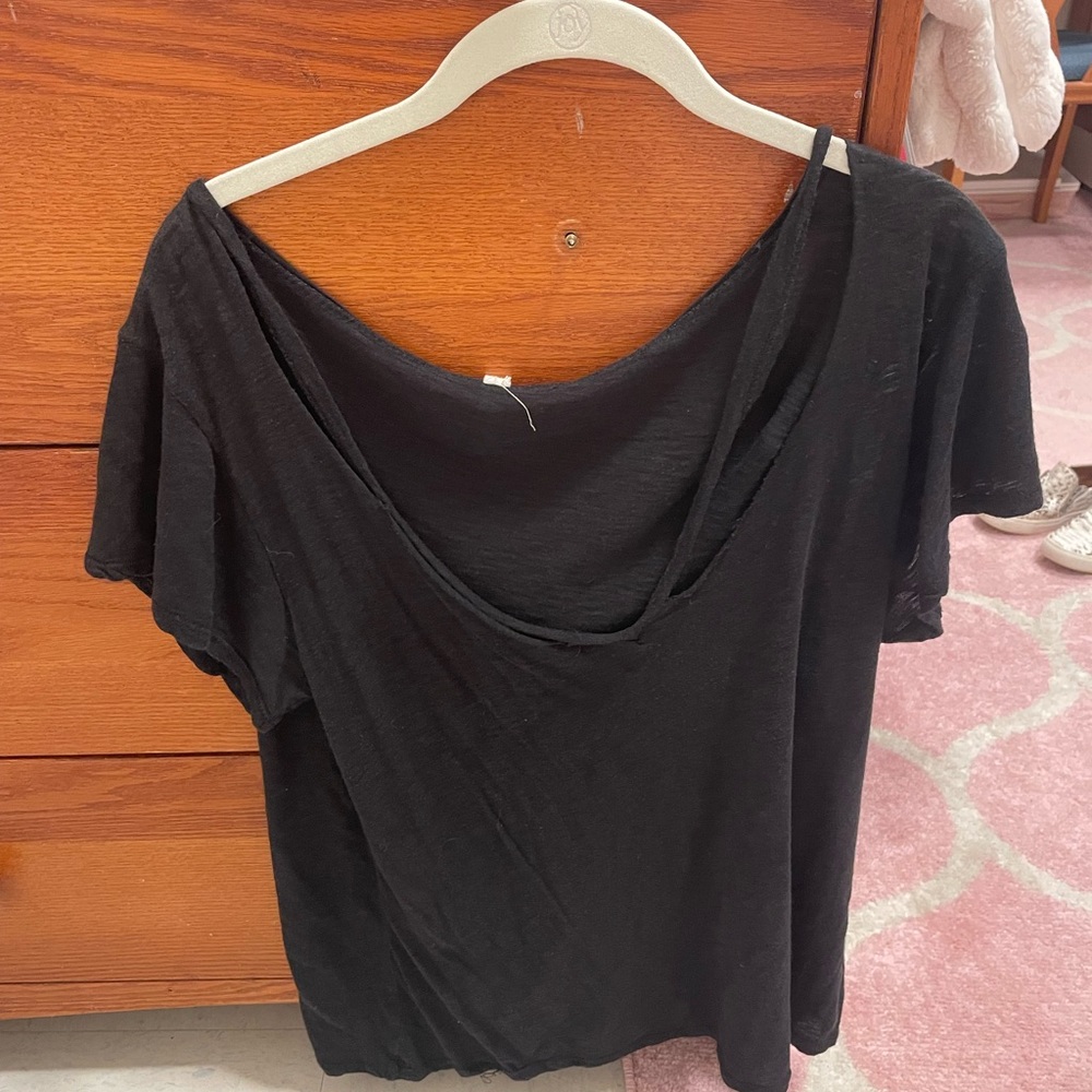 Elan Black V-neck Tee w/ cut-outs